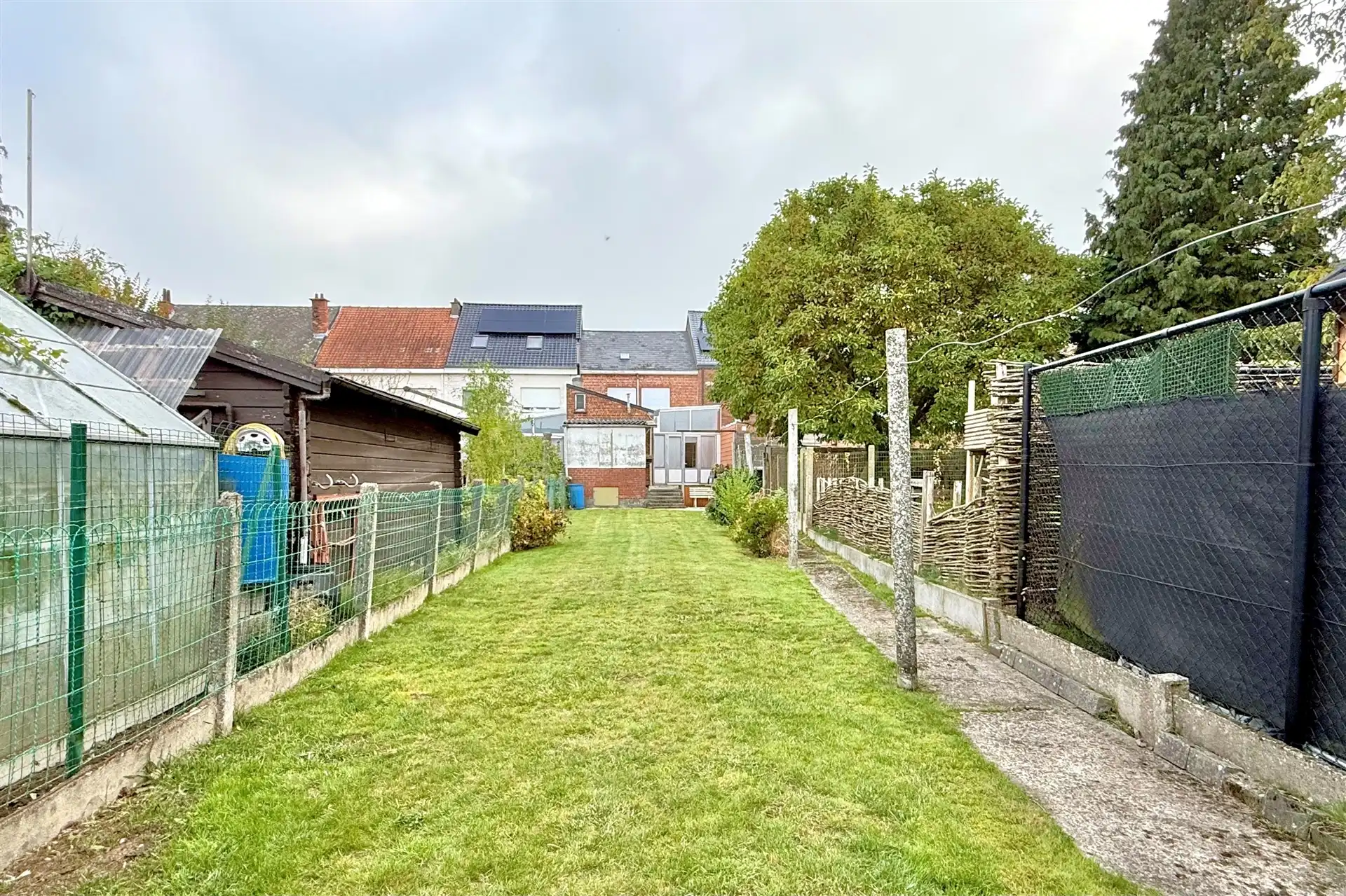 Op te frissen woning in het centrum foto 29