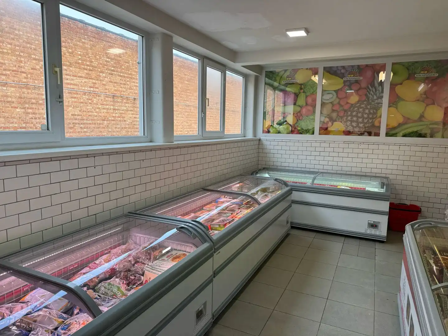 COMMERCIEEL GELIJKVLOERS MET 4 P foto 5