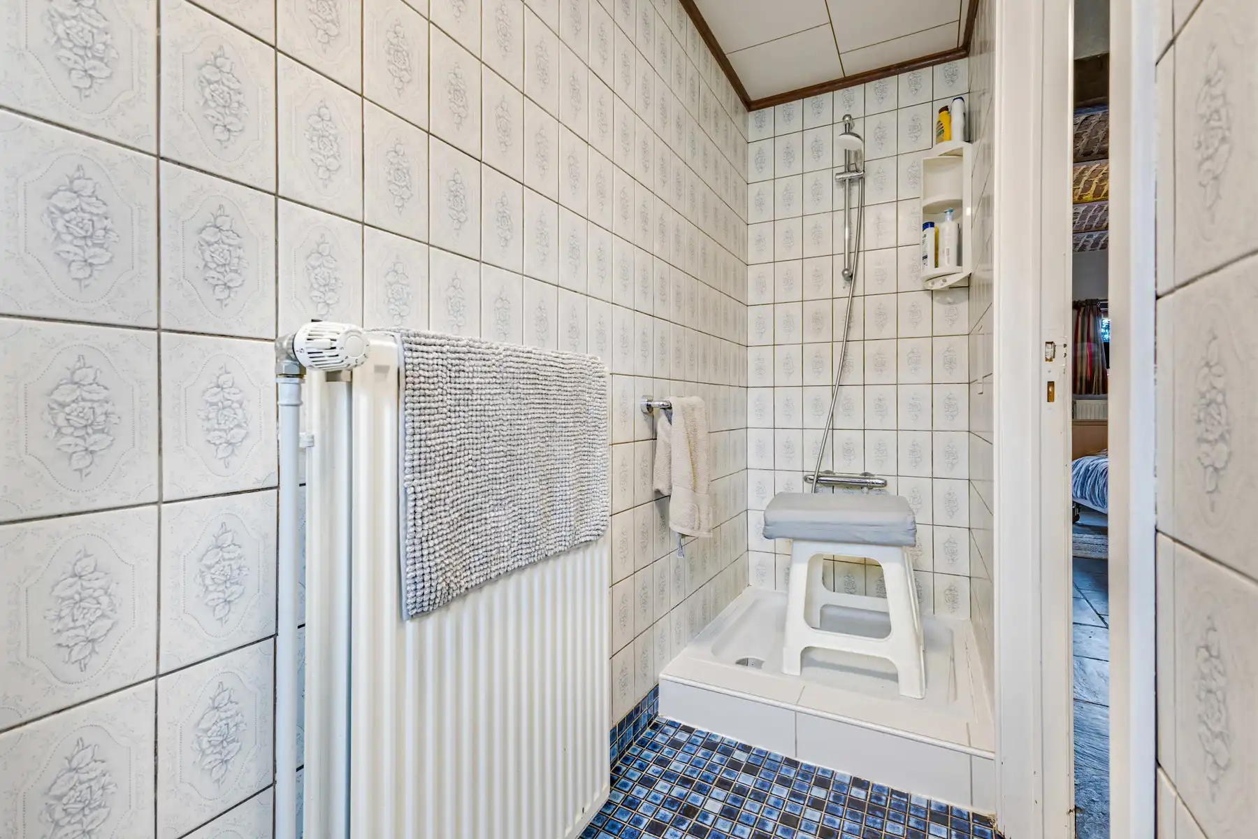Prachtig gelegen eigendom met grond en bos foto 18