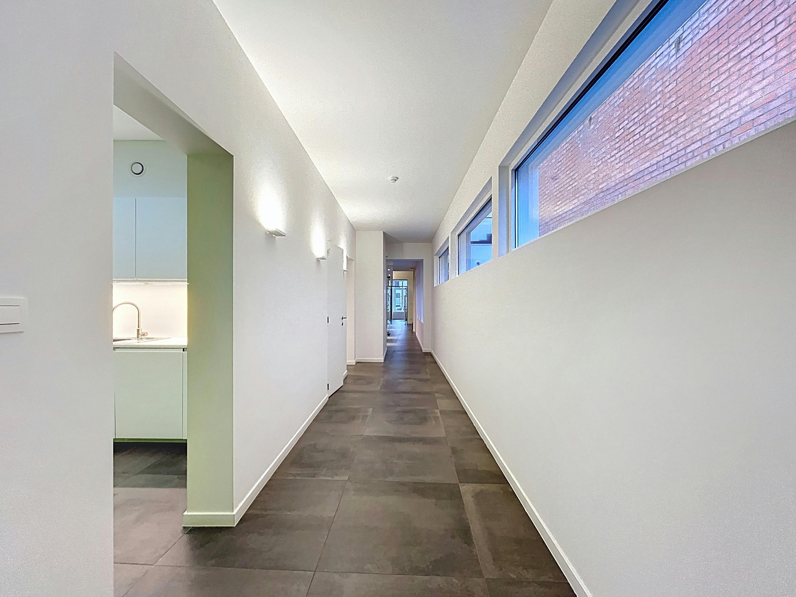 Instapklaar handelspand met woonst te koop op de Boelare in Eeklo foto 28