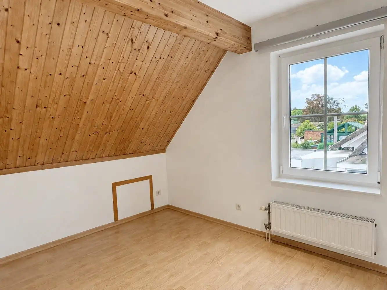 Vrijstaande woning met 3 slaapkamers en prachtige tuin op gunstige locatie in Lint foto 11