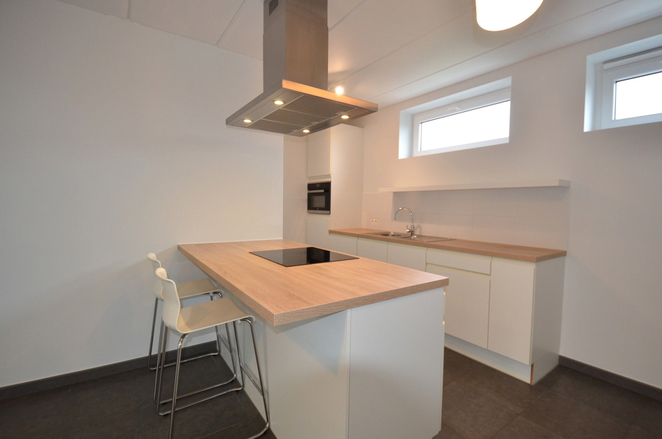 Gezellig 2 slaapkamer-appartementje met autostaanplaats foto 8