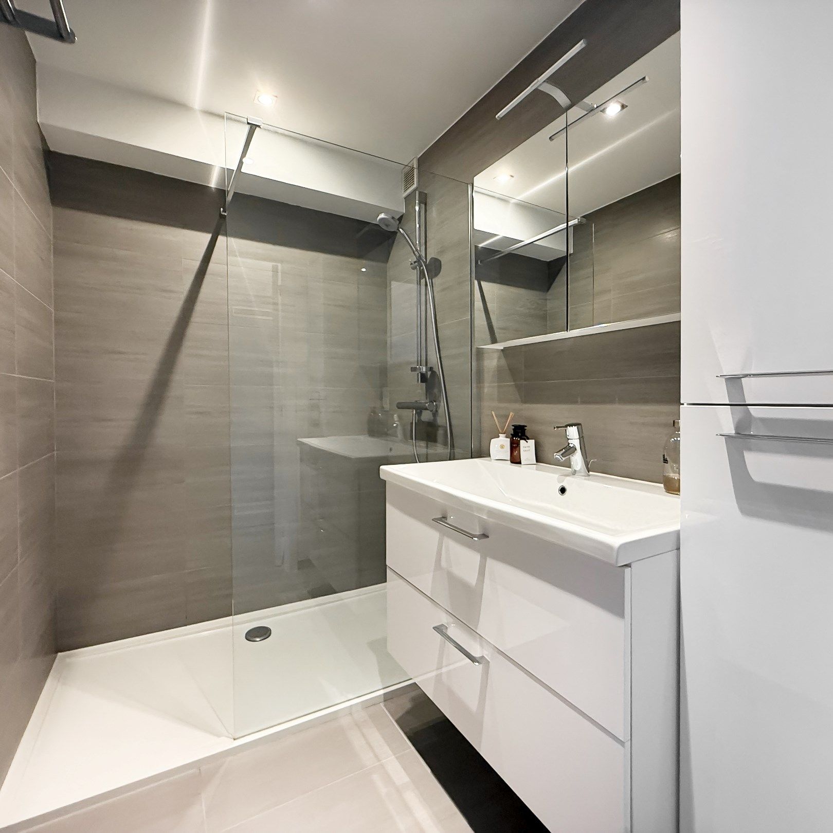 Instapklaar lichtrijk appartement met een gevelbreedte van ongeveer vijf meter. foto 11