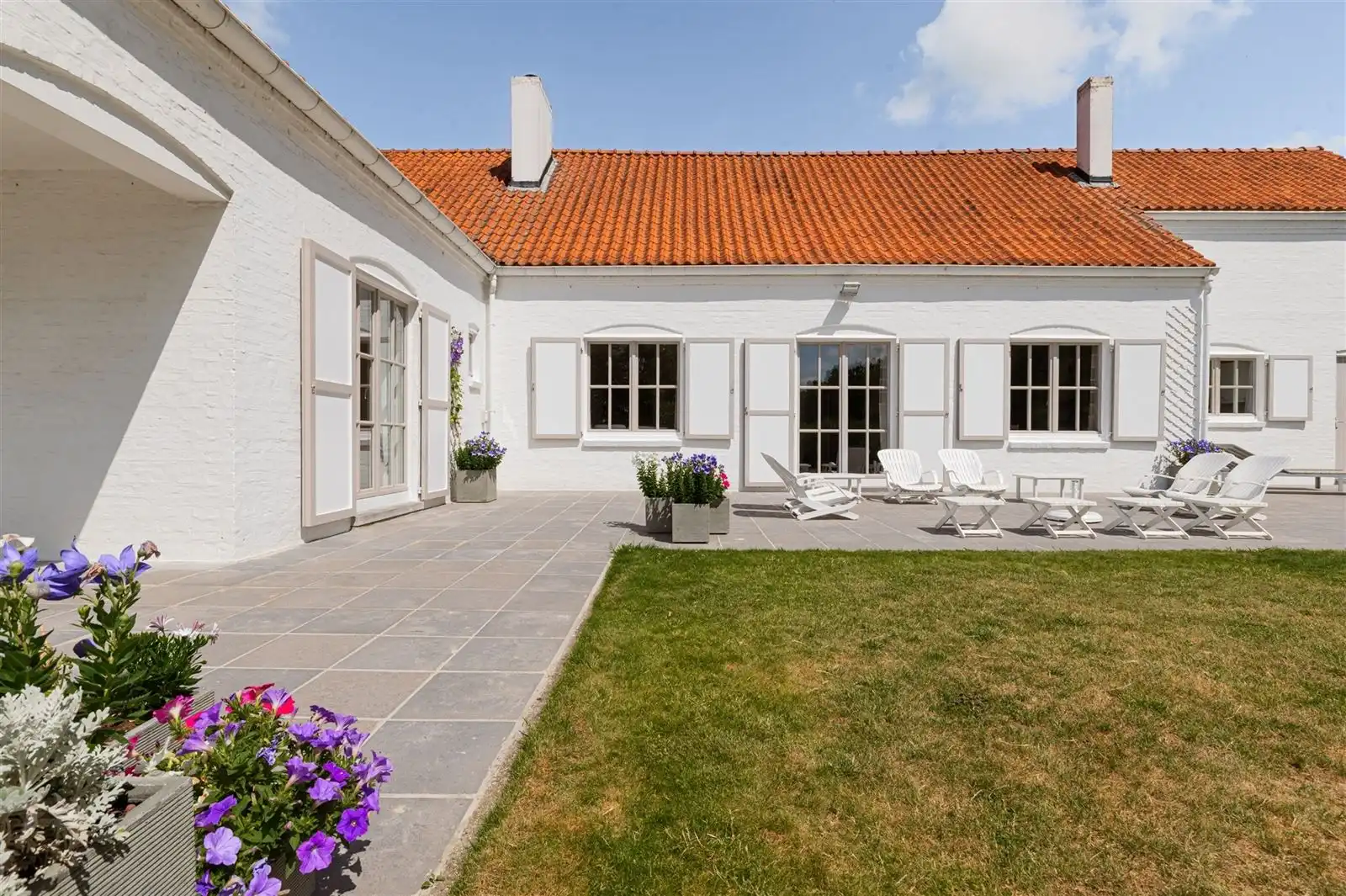 Landhuis met tuin en weide op +/-  78are foto 3