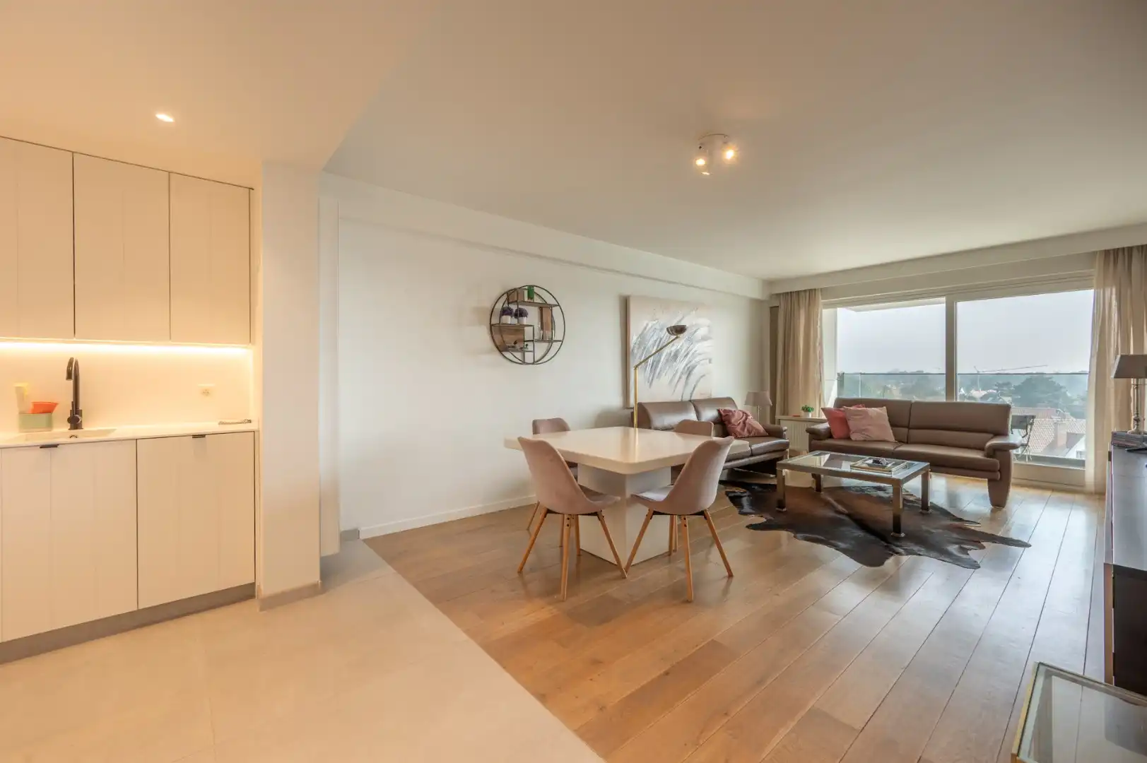 Gemeubeld appartement op de vijfde verdieping gelegen in hartje Zoute op enkele passen van het Albertplein en de zee foto 6