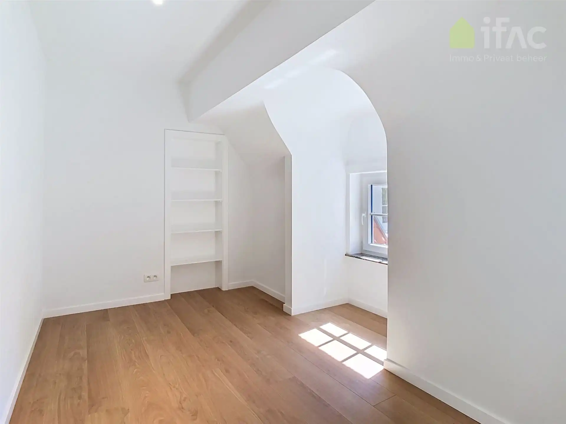 Villa op toplocatie met prachtige tuin foto 22