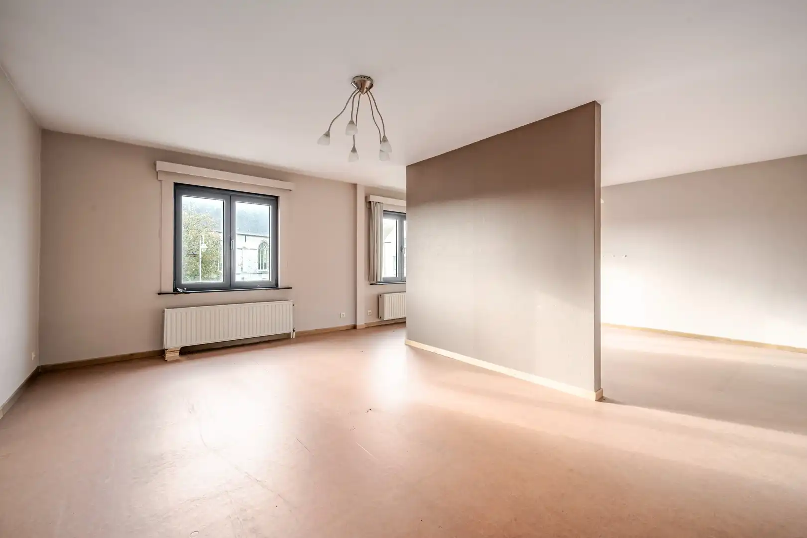 Ruim veelzijdig handelspand met woonst in hartje Kruisem foto 11