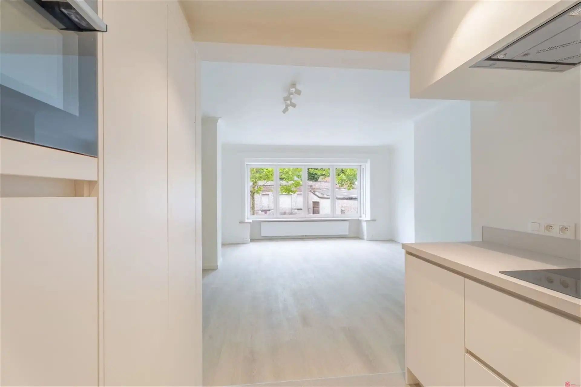 Volledig gerenoveerd appartement met zalig terras foto 10