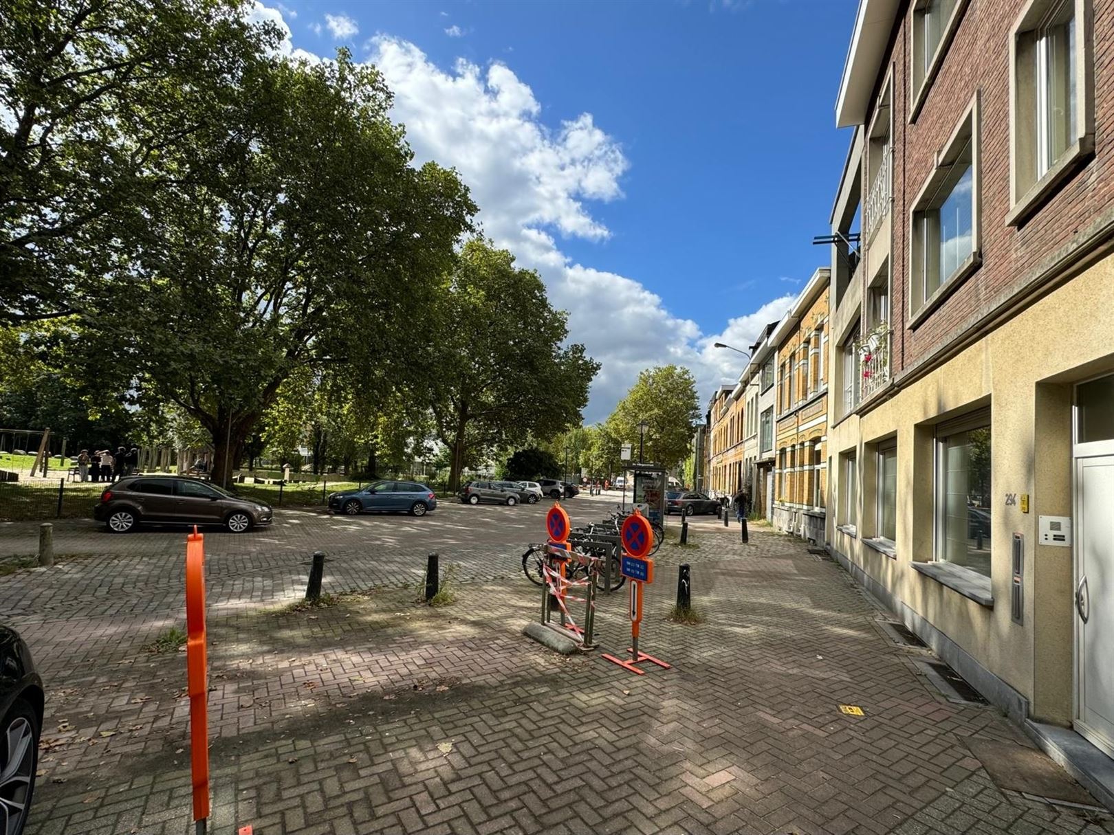 Ruim gelijkvloers appartement met tuin en terras zonder inkijk! foto 3
