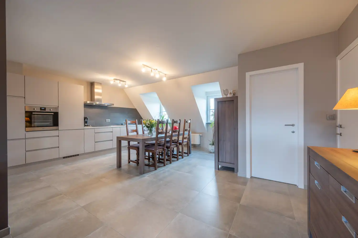 Zeer ruime en instapklare woning te koop met zonnige tuin en garage in Heulebrug te Knokke-Heist foto 26