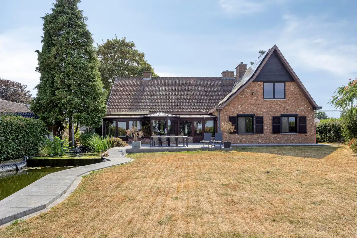 TIJDLOZE VOLLEDIG GERENOVEERDE VILLA OP EEN PERCEEL VAN 16A81CA TE RIEMST foto 31