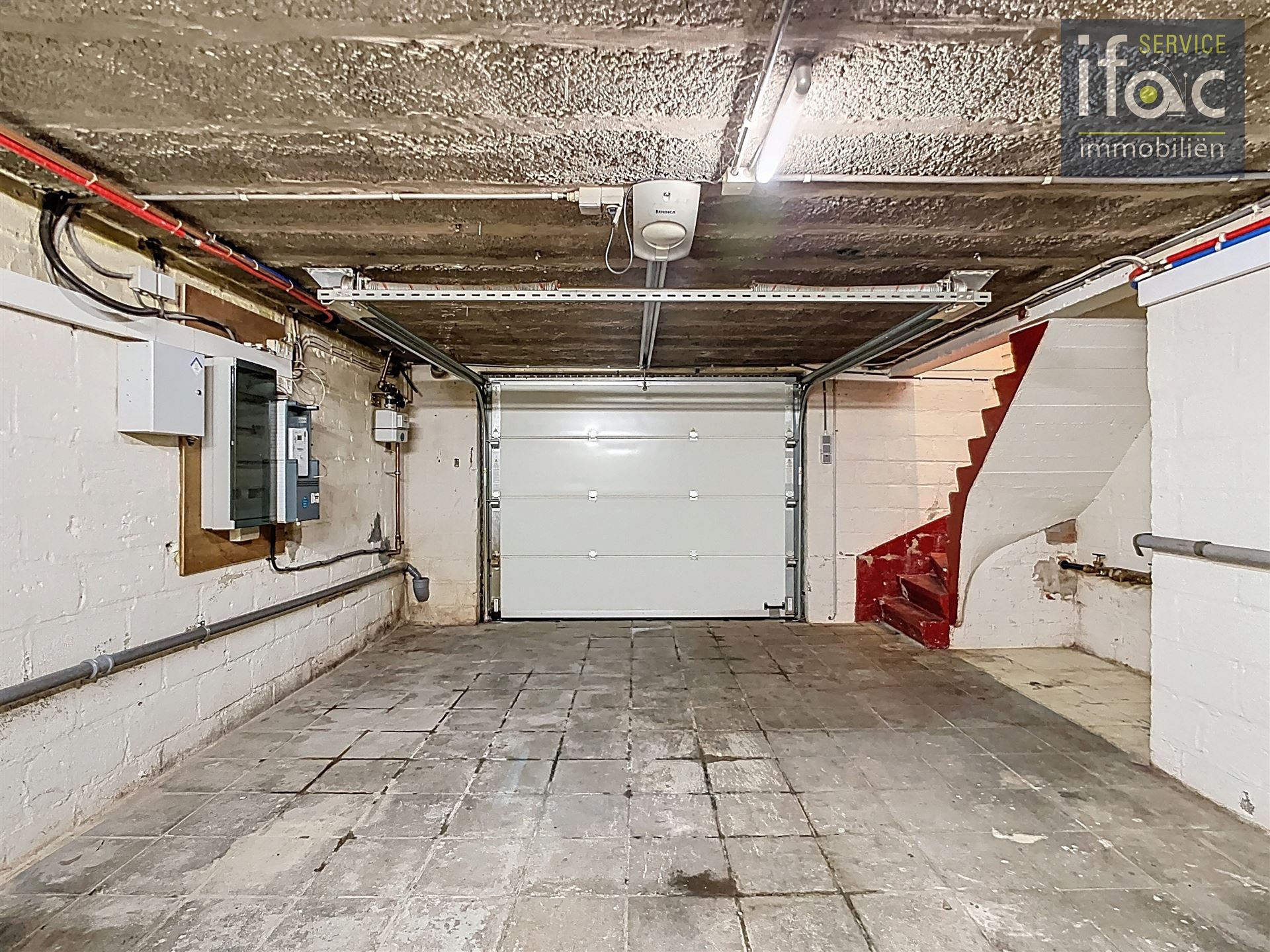 Gerenoveerde villa met 4 ruime slaapkamers foto 24
