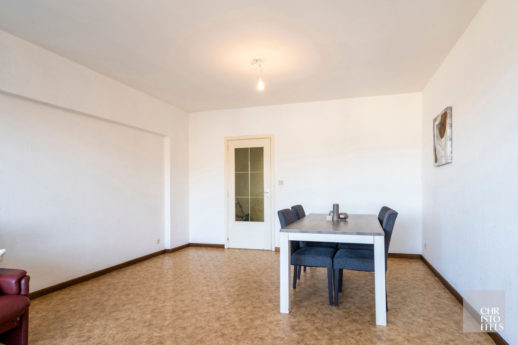 Verhuurd én op te frissen 3-slaapkamer appartement op toplocatie in Lanaken! foto 4
