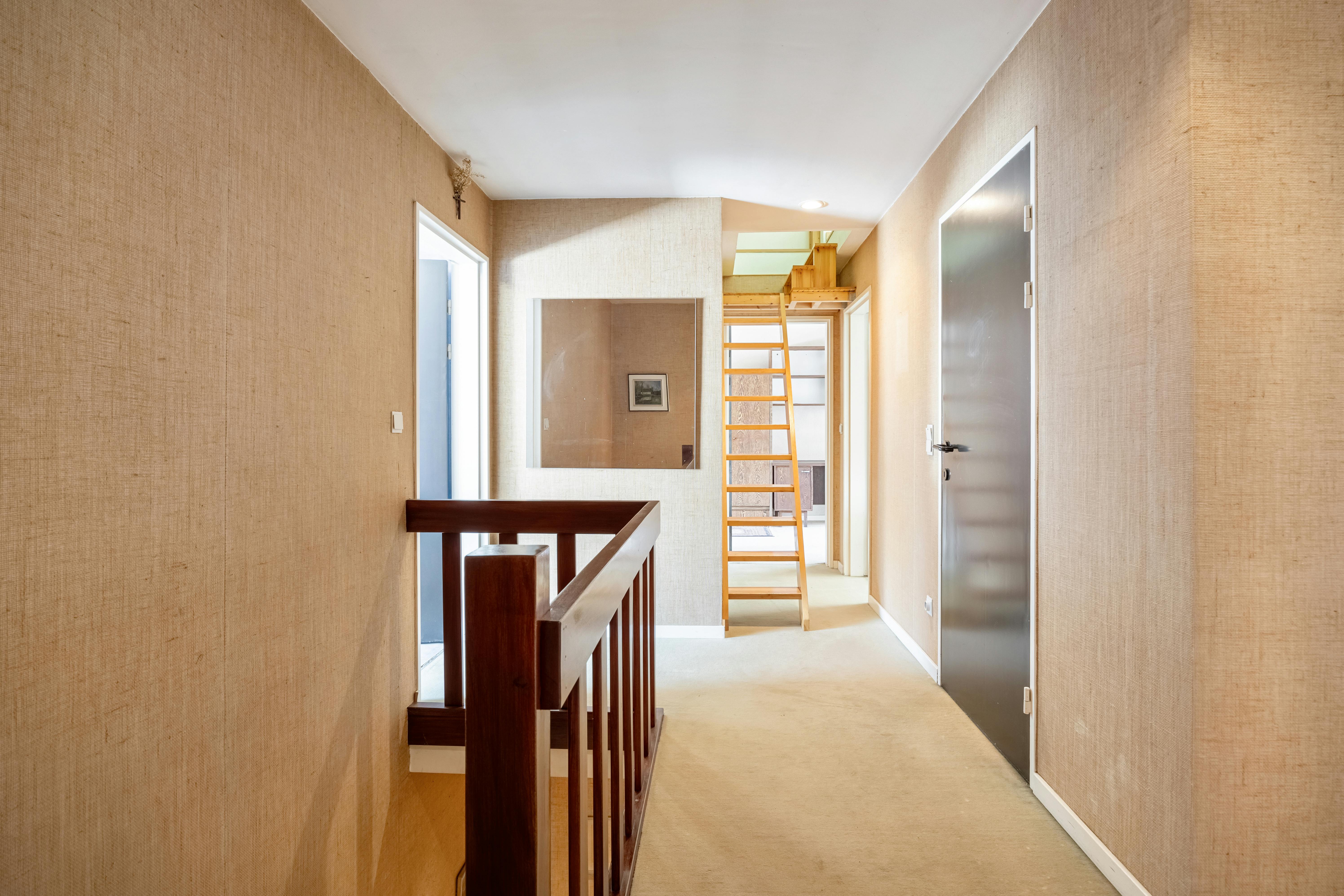 Te renoveren ruime gezinswoning met 5 slaapkamers te Hasselt foto 14