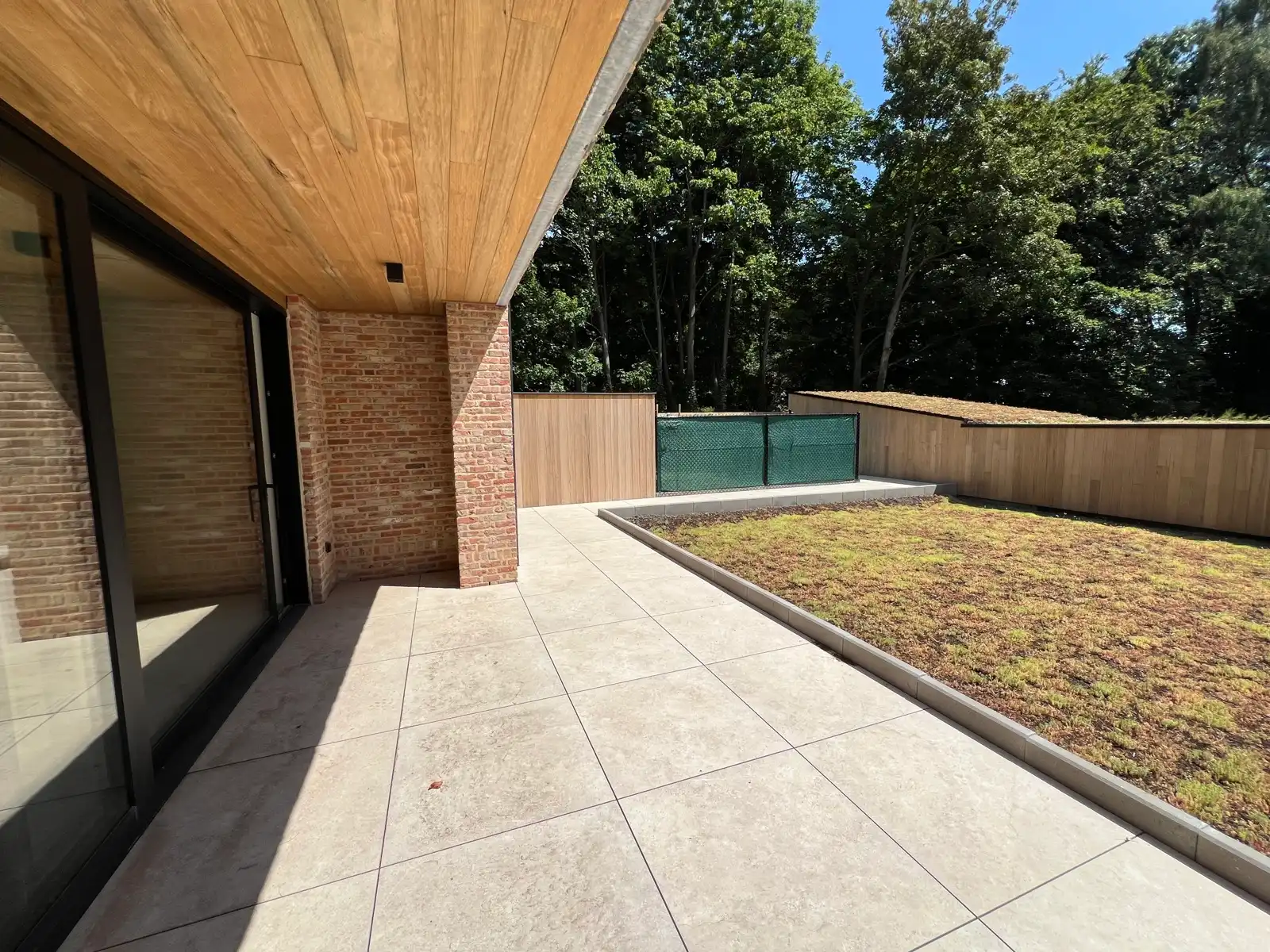 Luxueus nieuwbouw GLV met 1 slpk, terras, berging en parking foto 10