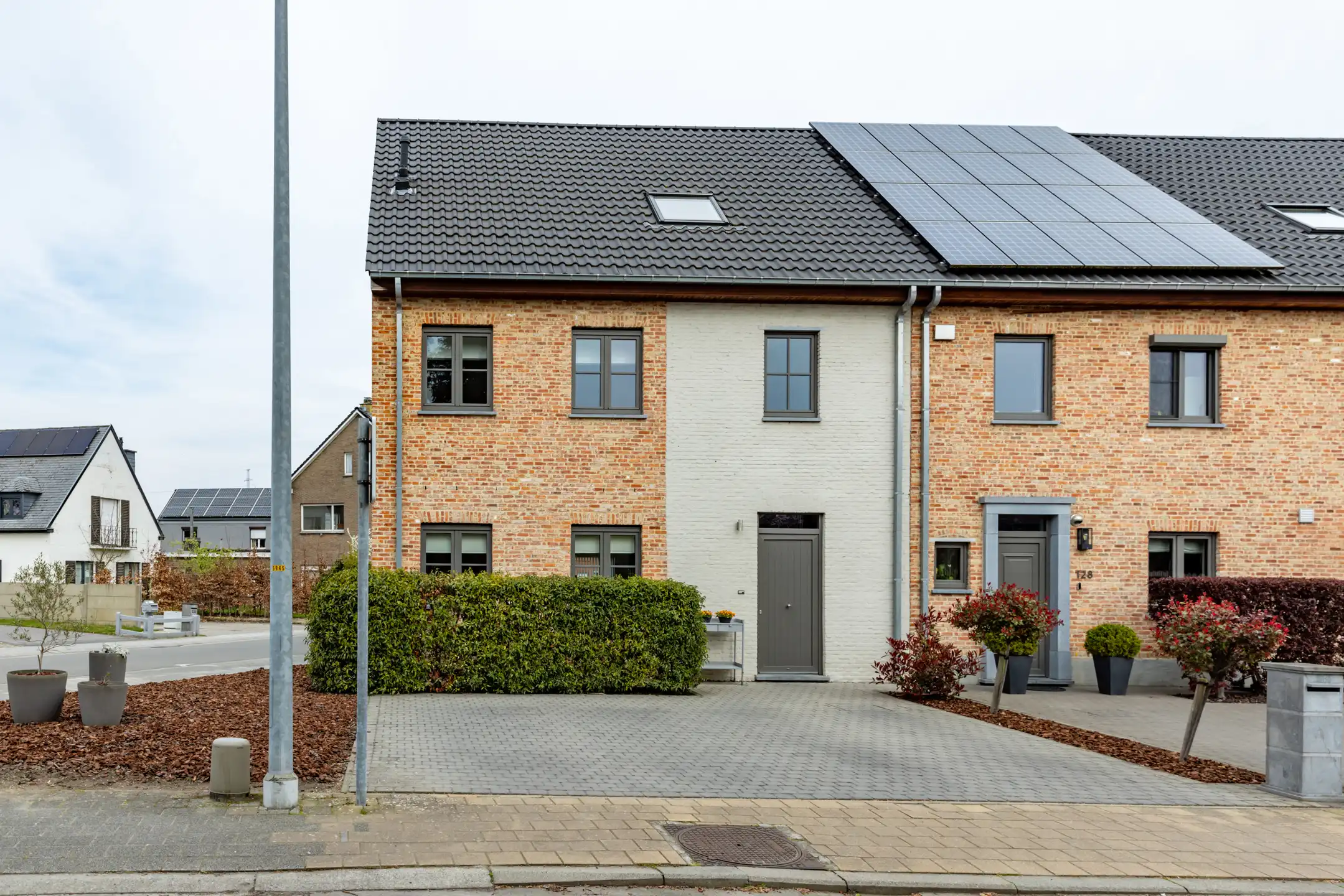 Energiezuinige HOB bebouwing met 4 slaapkamers foto {{pictureIndex}}
