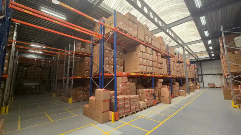 Industrieel gebouw te huur foto 3