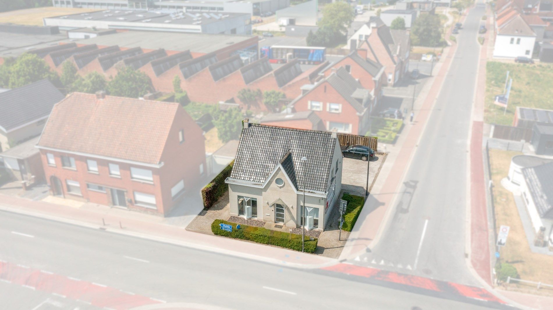 COMMERCIEEL PAND OP TOPLOCATIE IN WAREGEM foto {{pictureIndex}}