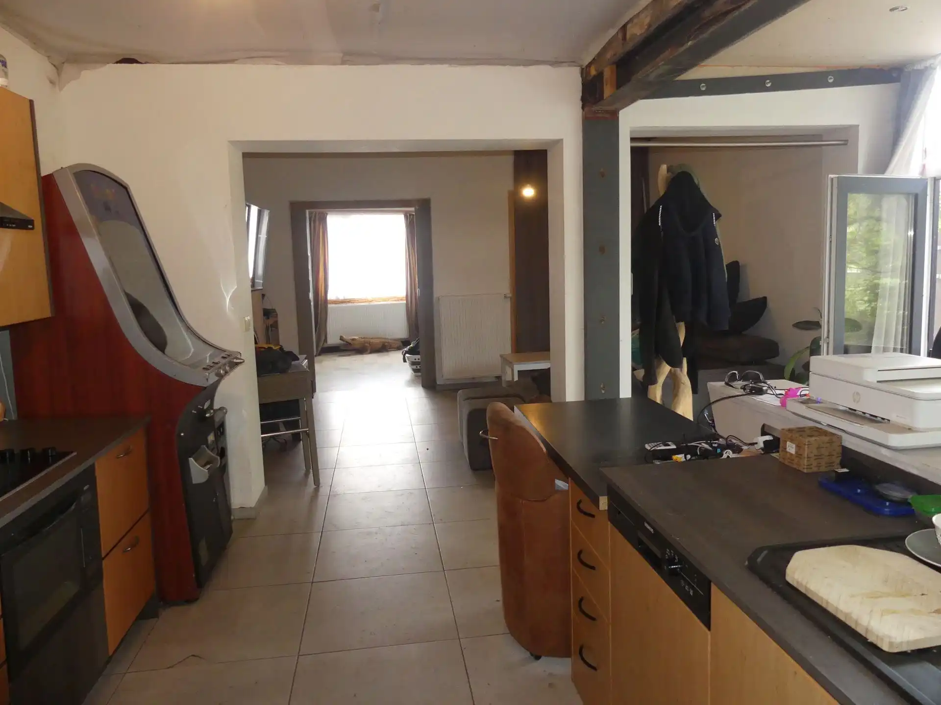 Centraal gelegen woning met vele mogelijkheden foto 8