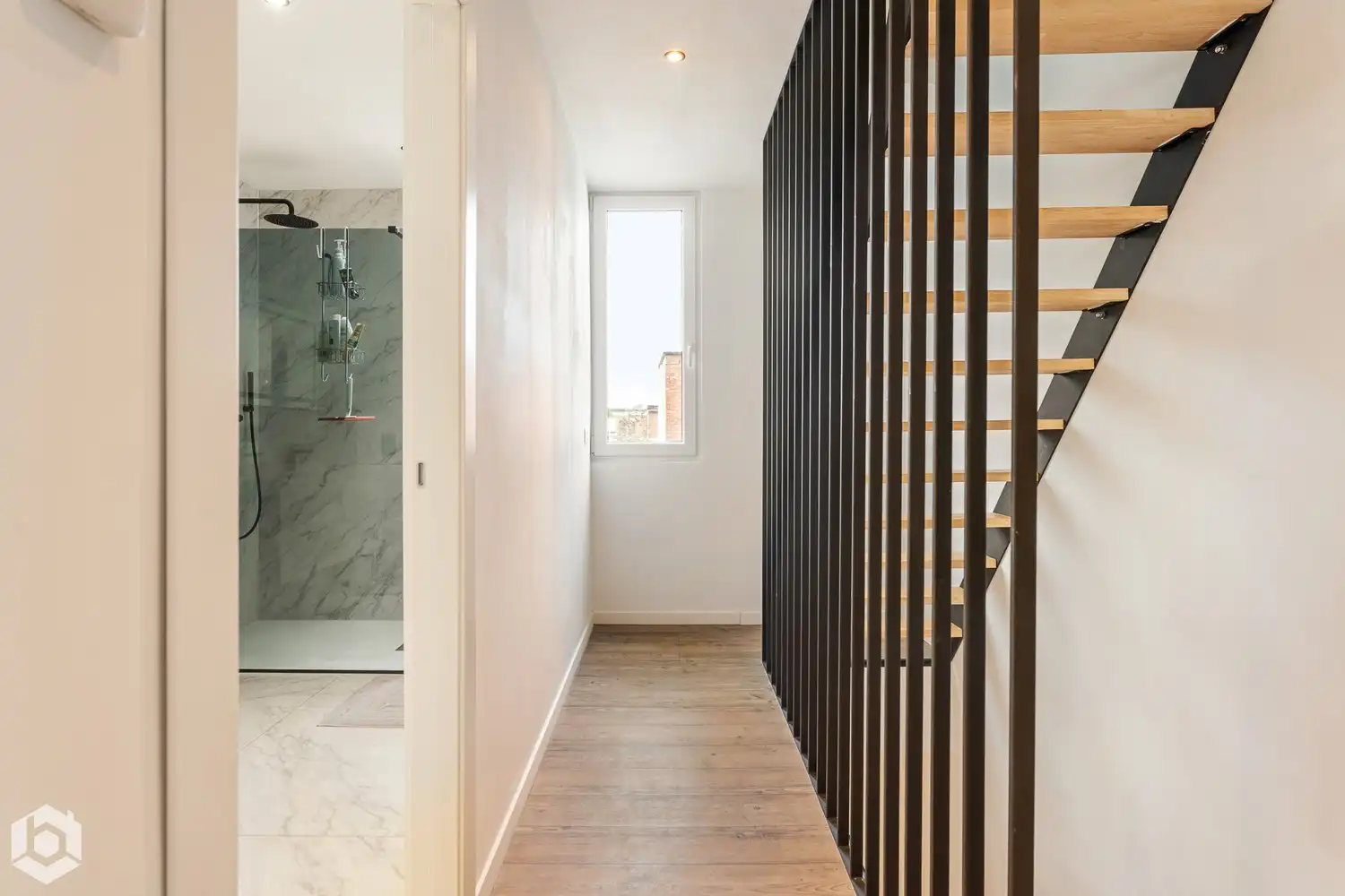 Recent gerenoveerde woning met 3 slpkrs en garagebox foto 18