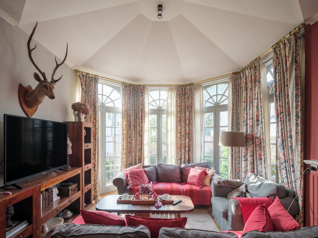 Sint-Amandsberg. Op te frissen directeurswoning met bijhorend magazijn en afzonderlijke loft op een boogscheut van het centrum van Gent. foto 3