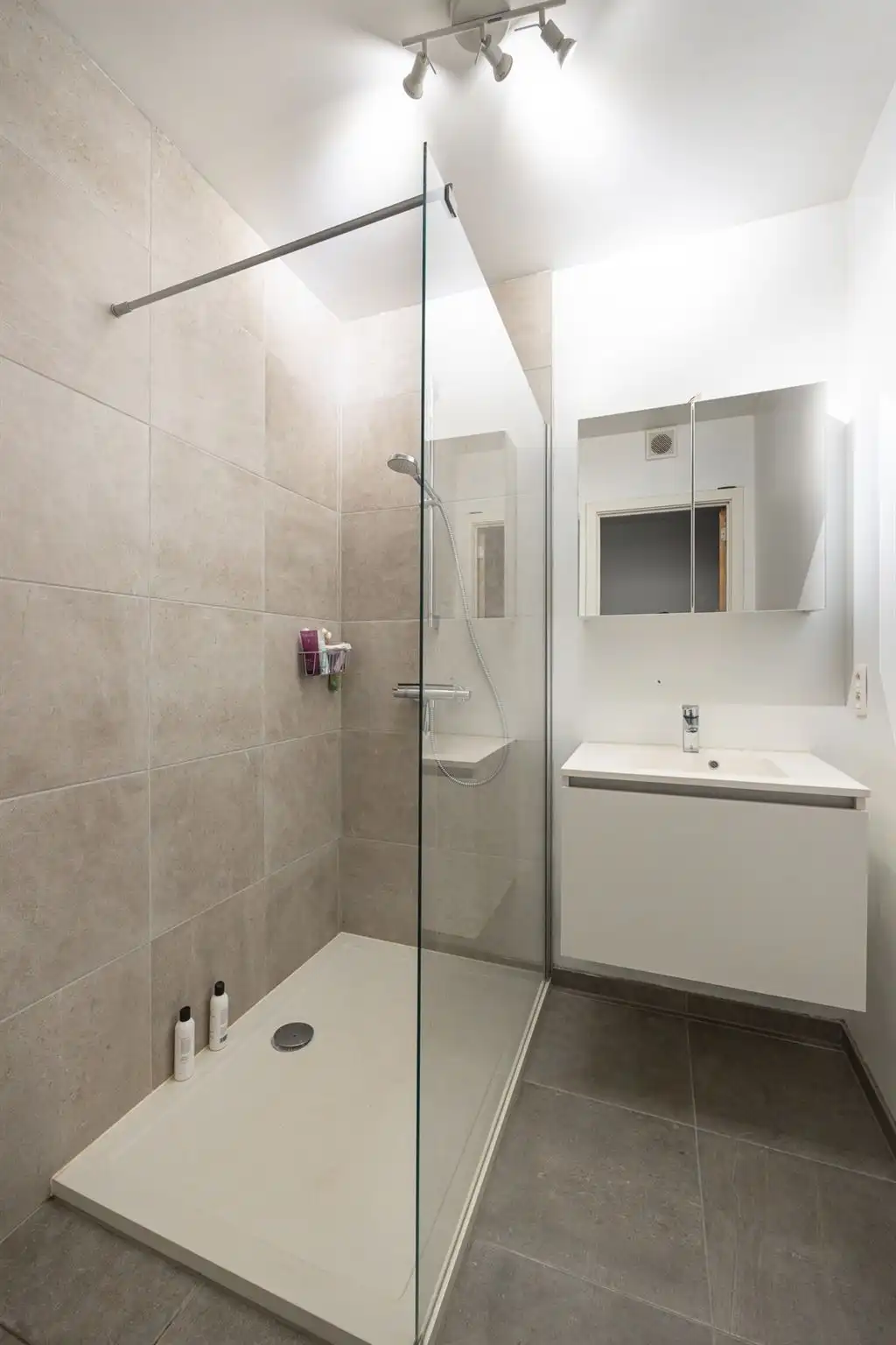 Recentbouw appartement (2017) met 2 terrassen  foto 14