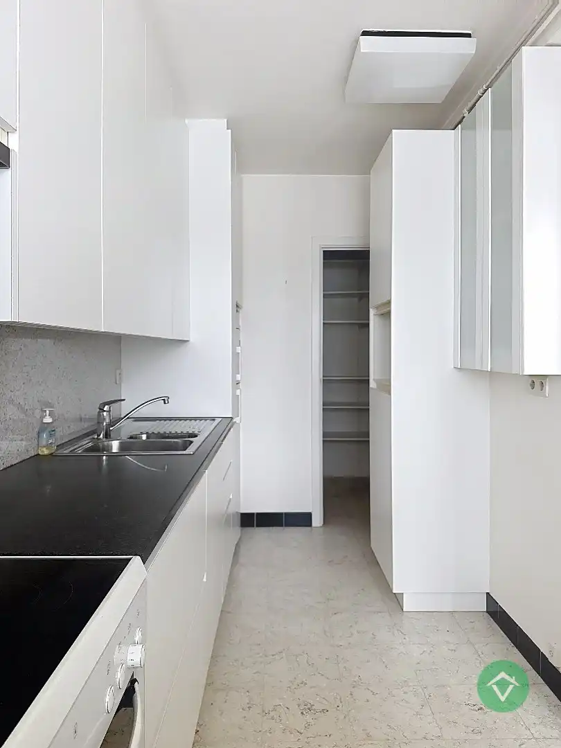 Gelijkvloers appartement met autostandplaats en garage te Roeselare  foto 13