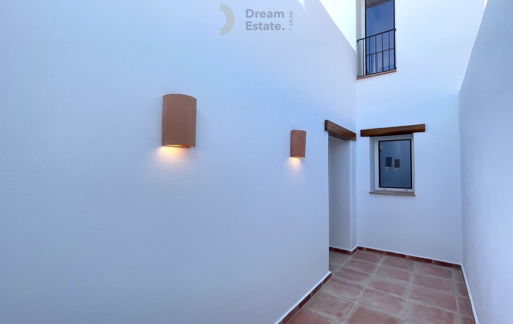 Luxe Ibiza-Style Villa met Panoramisch Bergzicht foto 38