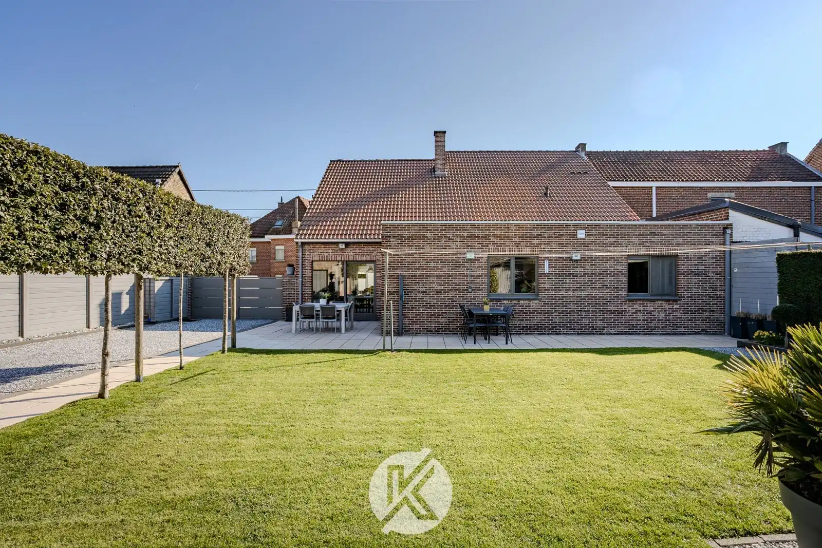 Ruime halfopen bebouwing op strategische locatie foto 30