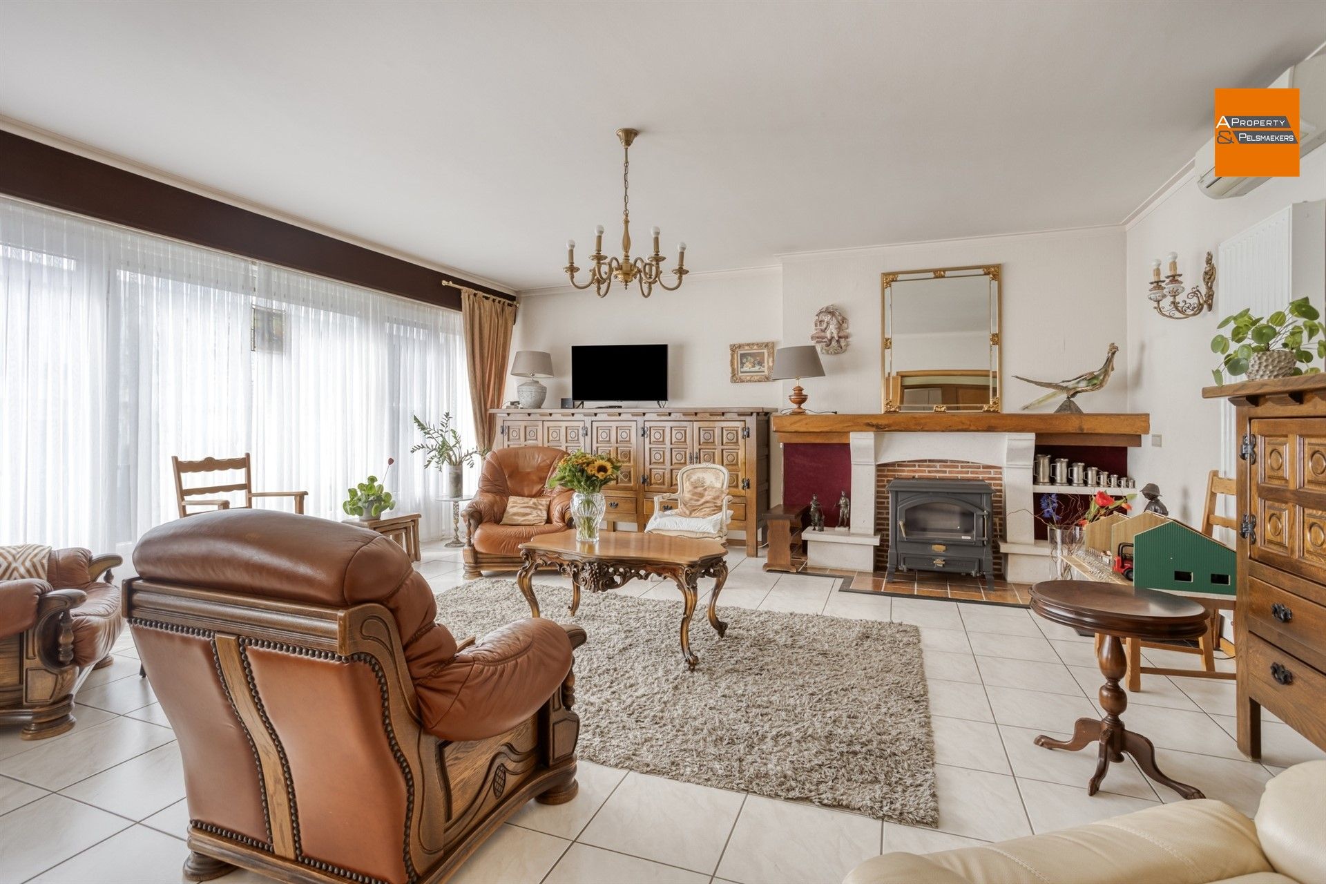 Appartement foto {{pictureIndex}}