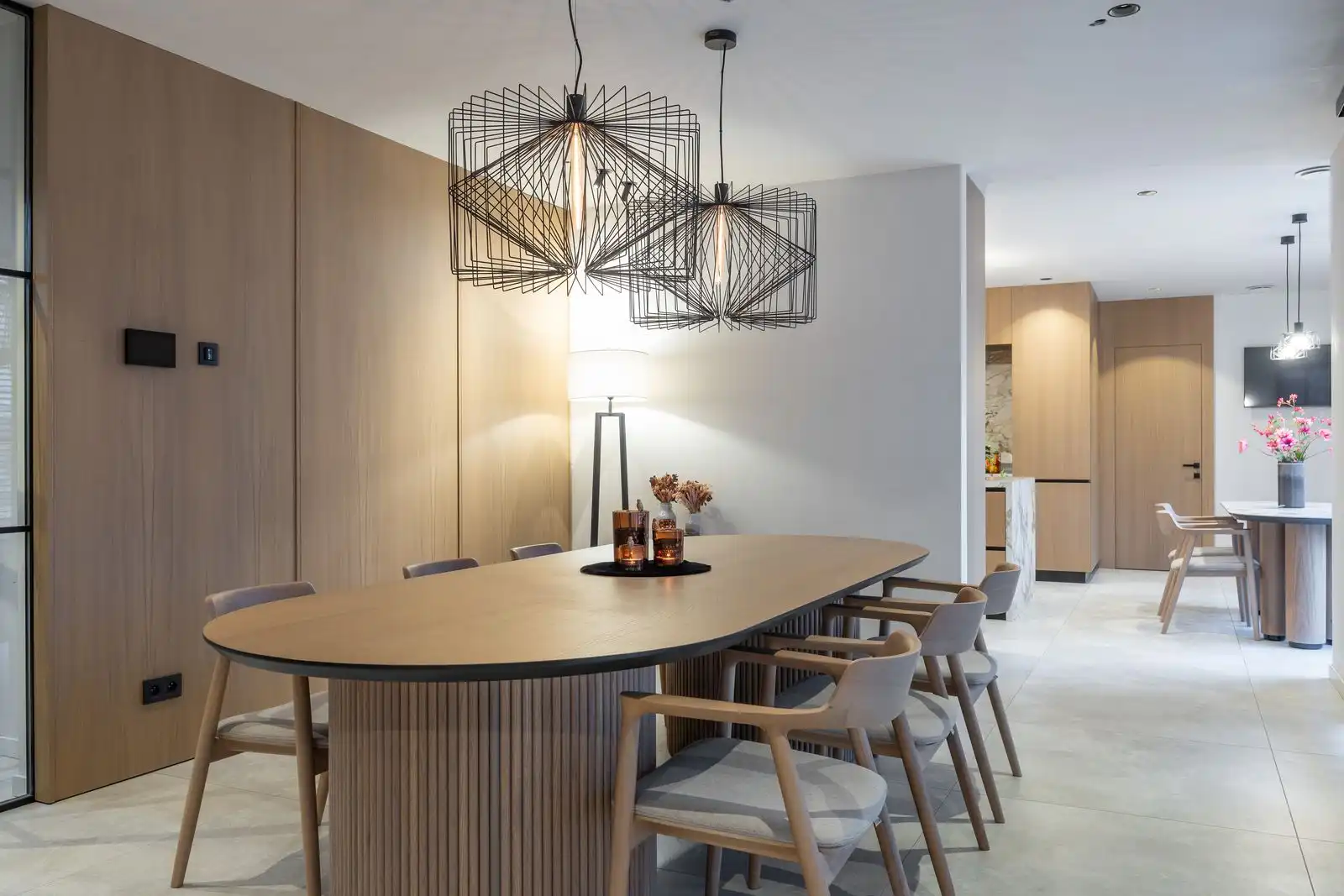 Exclusieve recente villa op uitzonderlijk ruim perceel in groene omgeving foto 3