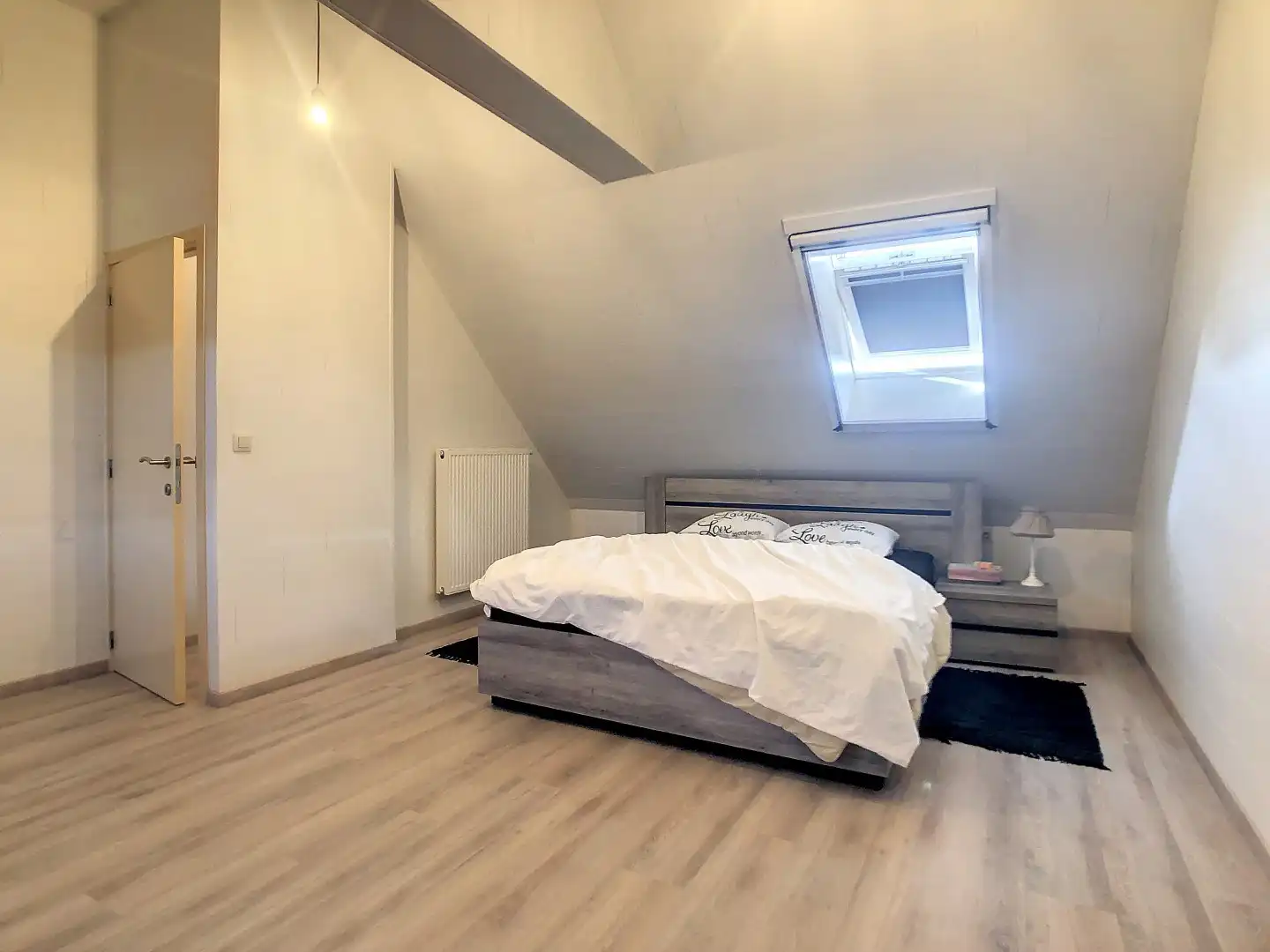 Volledig gerenoveerde woning nabij het centrum van Kortemark foto 5
