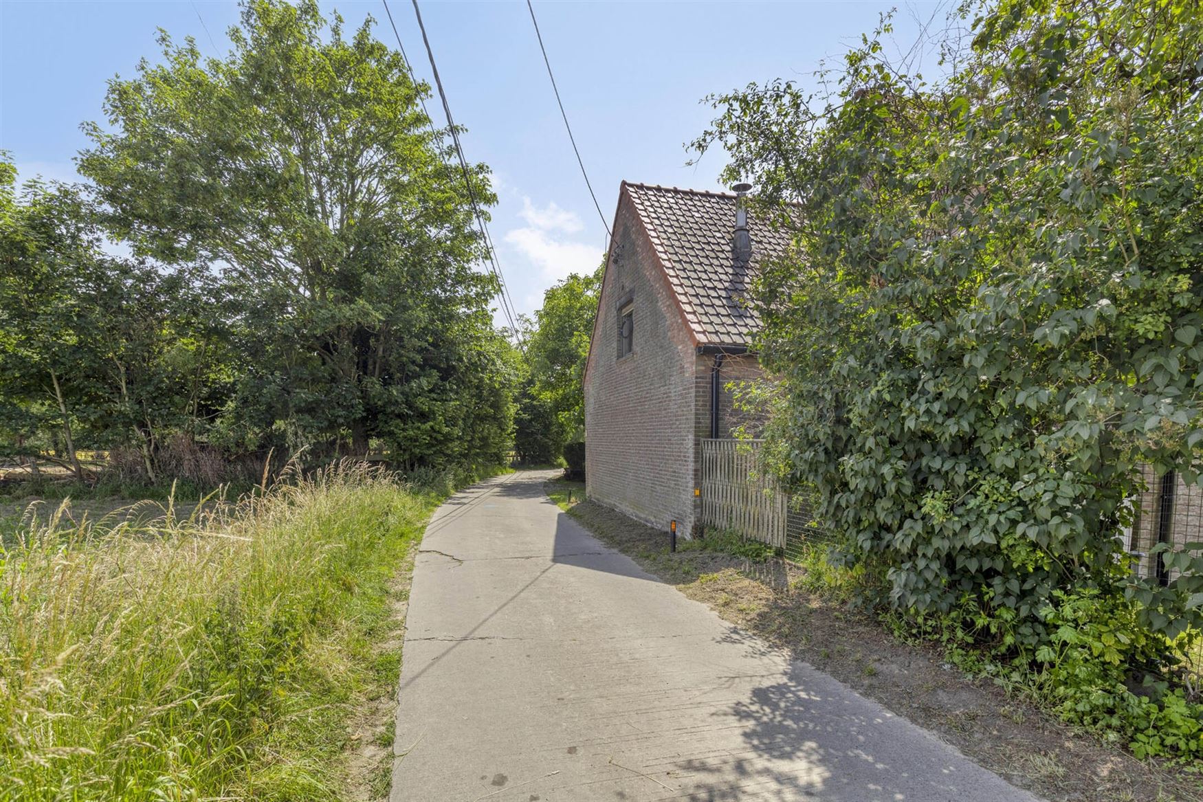 Ruime en rustig gelegen gezinswoning foto 3