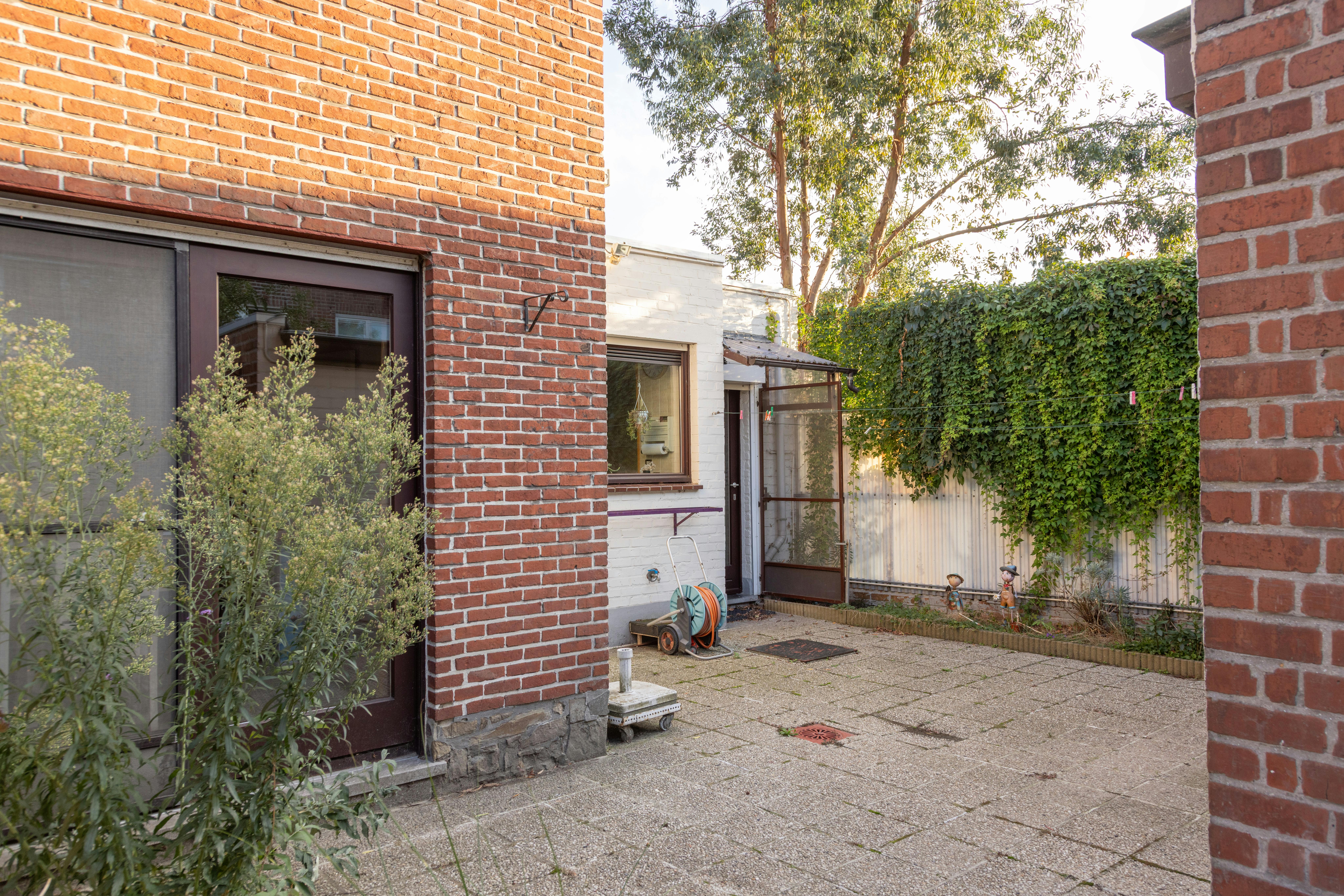 Halfopen huis met veel potentieel te Mariakerke foto 10