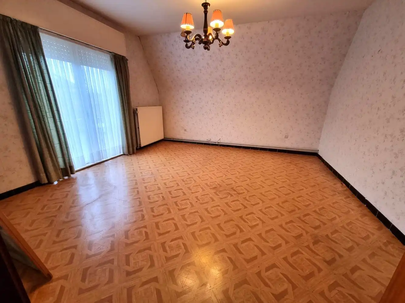 Vrijstaande woning, rustig gelegen op een perceel met groen verzicht van 925m² foto 7