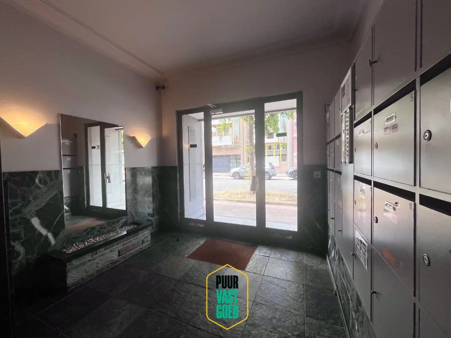 Ruim appartement met 2 slpk's en bureau met uitzonderlijk groot terras  foto 4