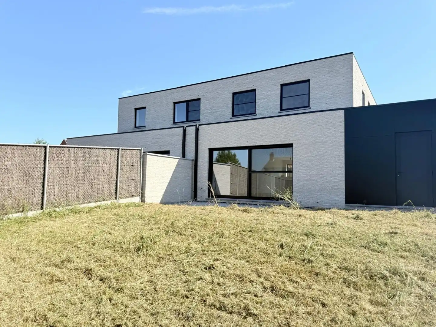 Instapklare nieuwbouwwoning in rustige recente woonwijk foto 21