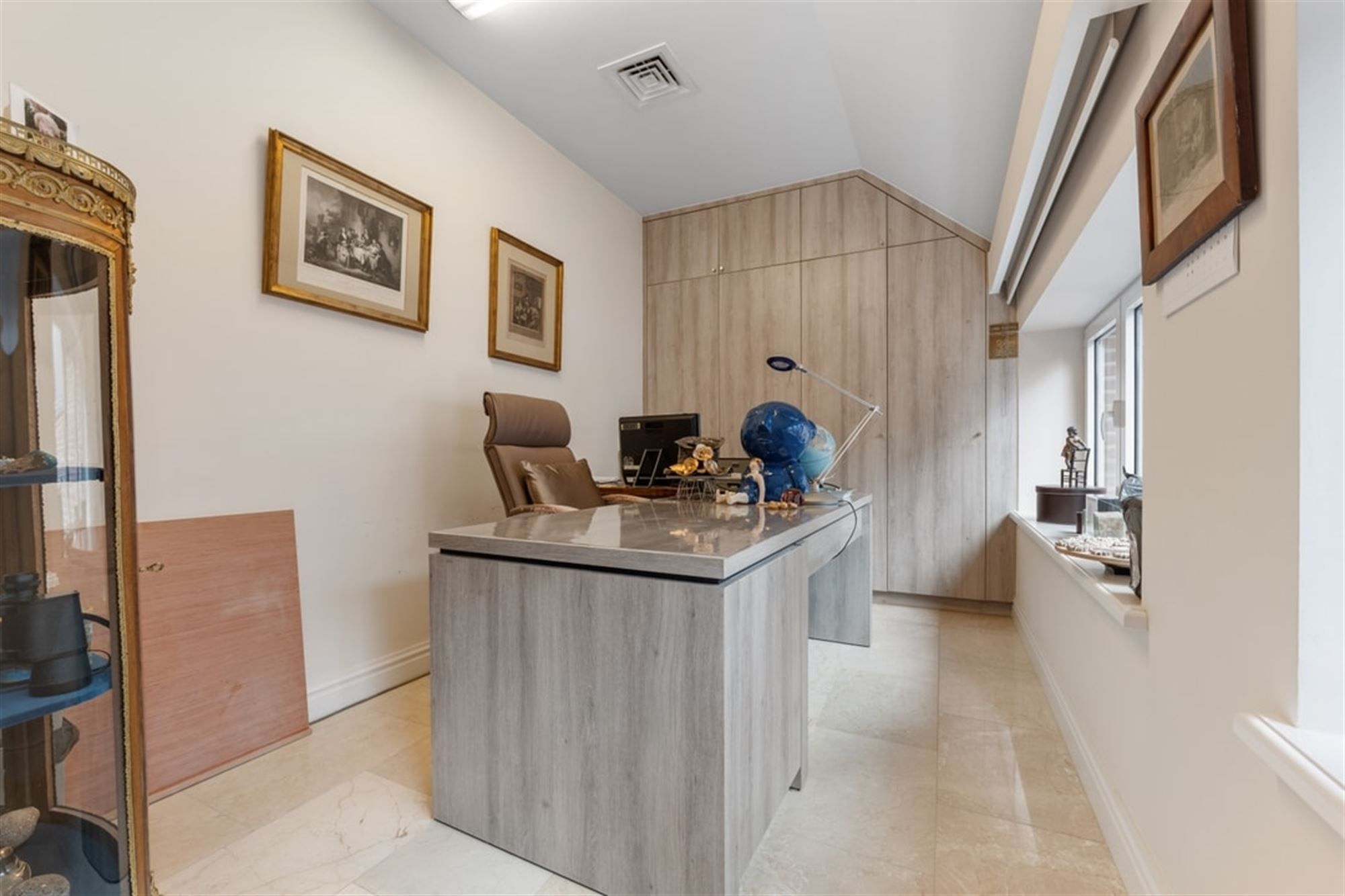 LUXUEUS APPARTEMENT VAN 365M² MET AFWERKING VAN HOOGSTE KWALITEIT IN TONGEREN foto 15