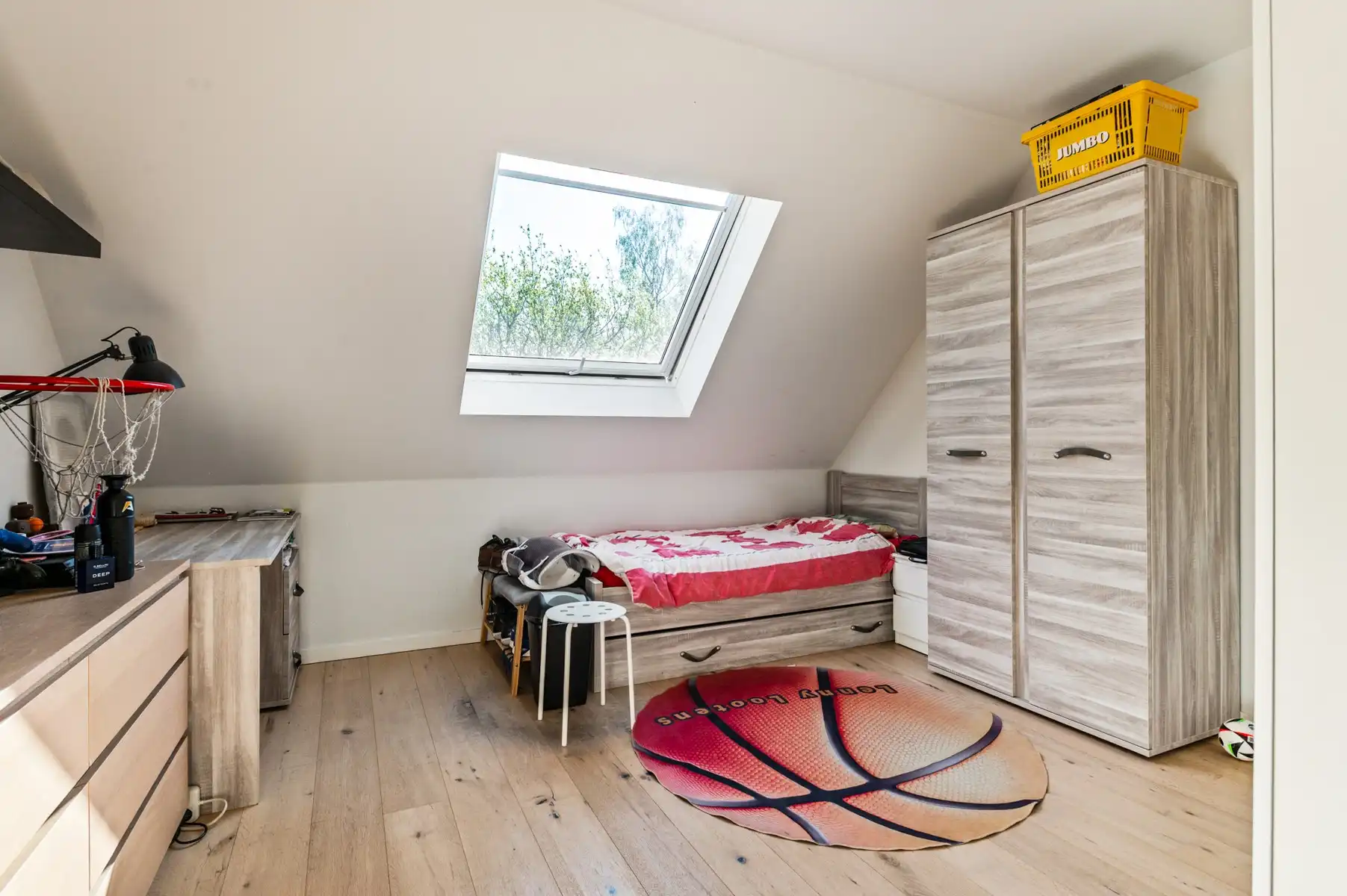 Recent appartement met terras en 2 ondergrondse autostaanplaatsen in het centrum foto 12