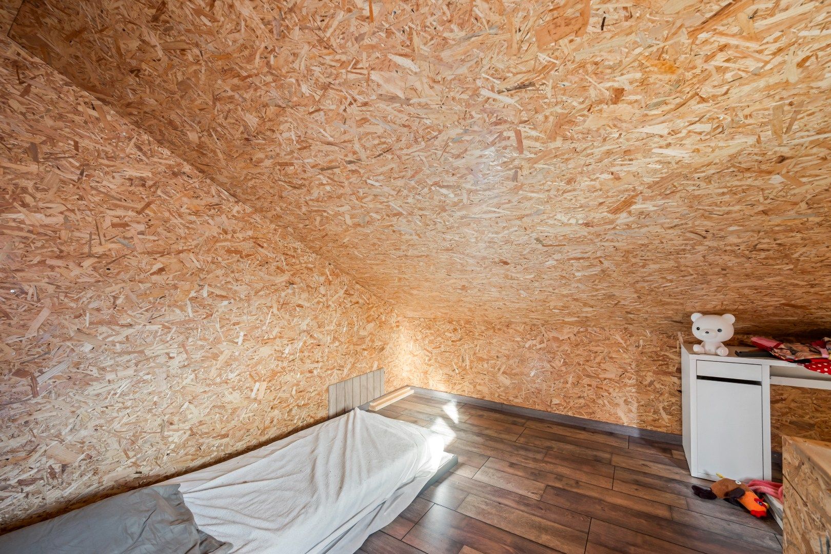 Op te frissen woning met 3 slaapkamers, opslagruimte en tuin op 864m² foto 14