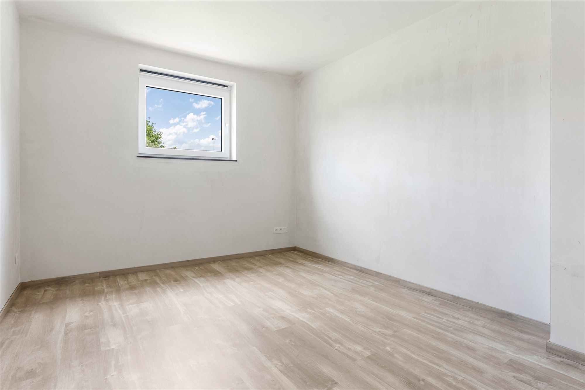 VOLLEDIG AFGEWERKTE NIEUWBOUWWONING IN DOODLOPENDE STRAAT foto 13