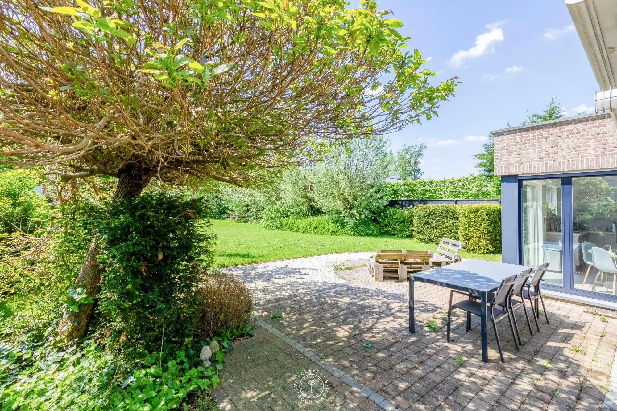 Rustig gelegen villa met prachtige tuin foto 10