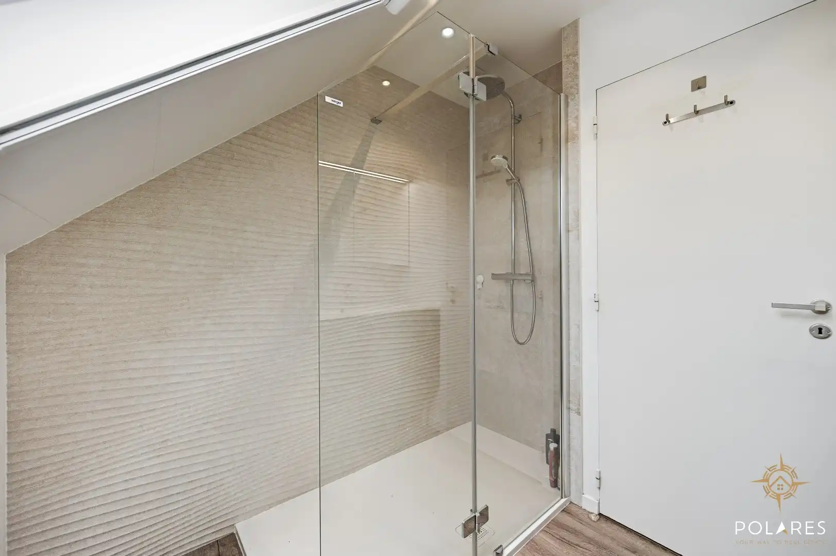 Instapklare open bebouwing met zonnige tuin op toplocatie foto 16