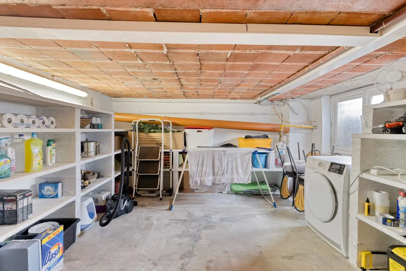 Verzorgde woning met diepe tuin, carport én uitweg! foto 18