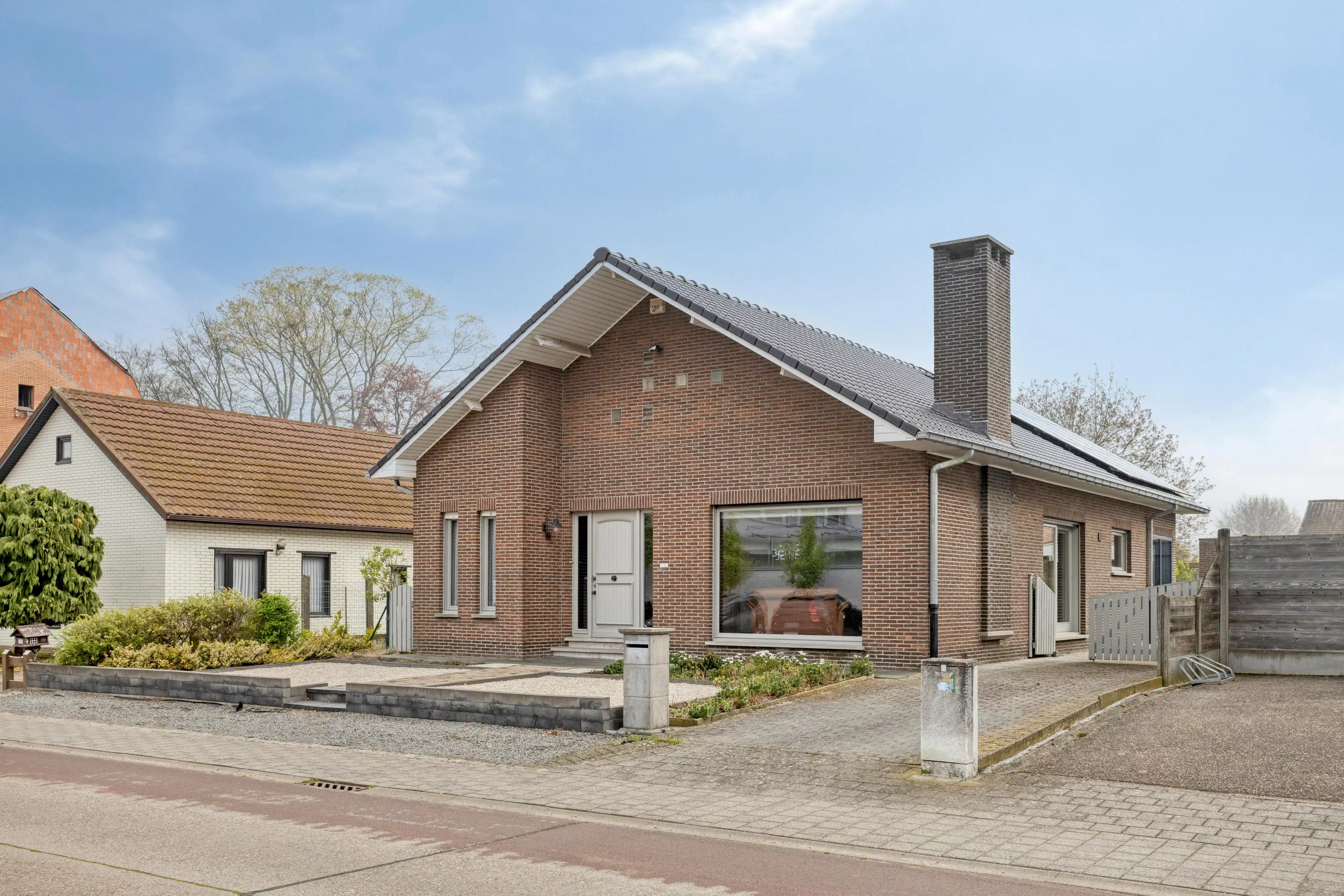 goed onderhouden laagbouw woning te koop in Olen  foto {{pictureIndex}}