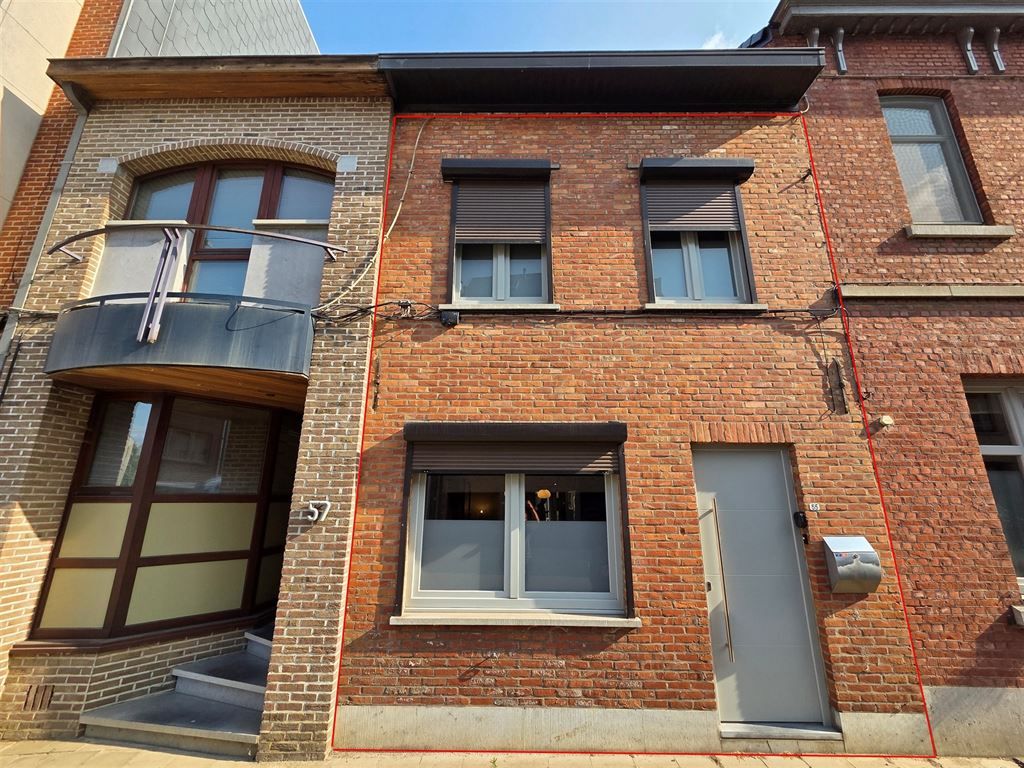 Charmante rijwoning met tuin in centrum Diest. foto {{pictureIndex}}