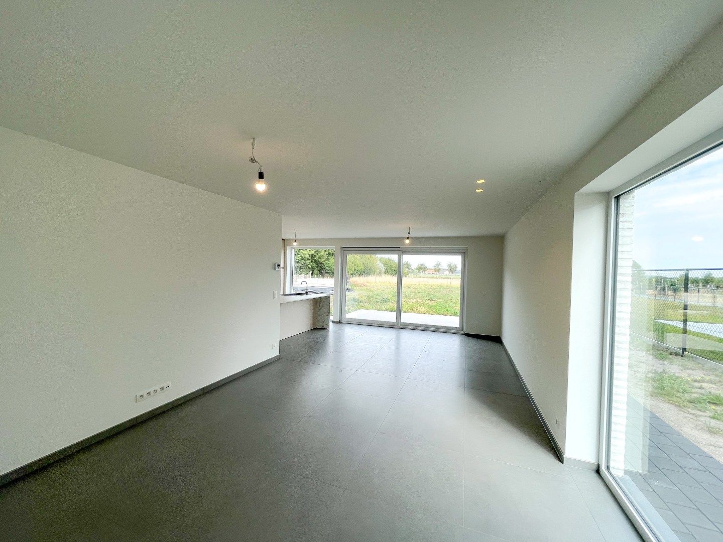 Kijkdag 13/09 van 10u tot 12u - Halfopen woning met 3 slaapkamers en landelijk verzicht! foto 3