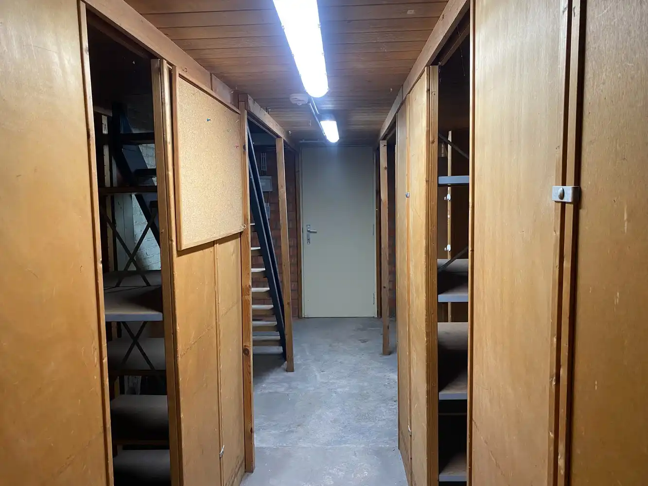 Magazijn met autostaanplaats te koop op een toplocatie in centrum Lier foto 4