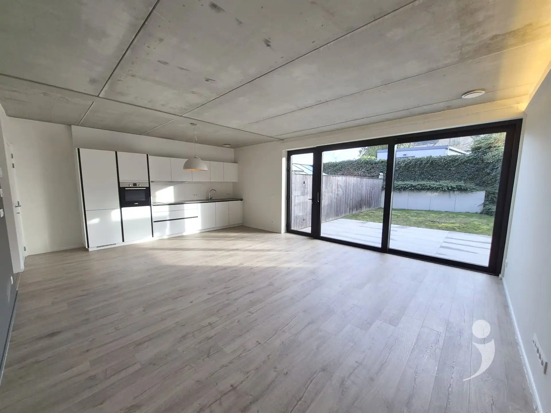 ééngezinswoning in een rustige wijk foto 2