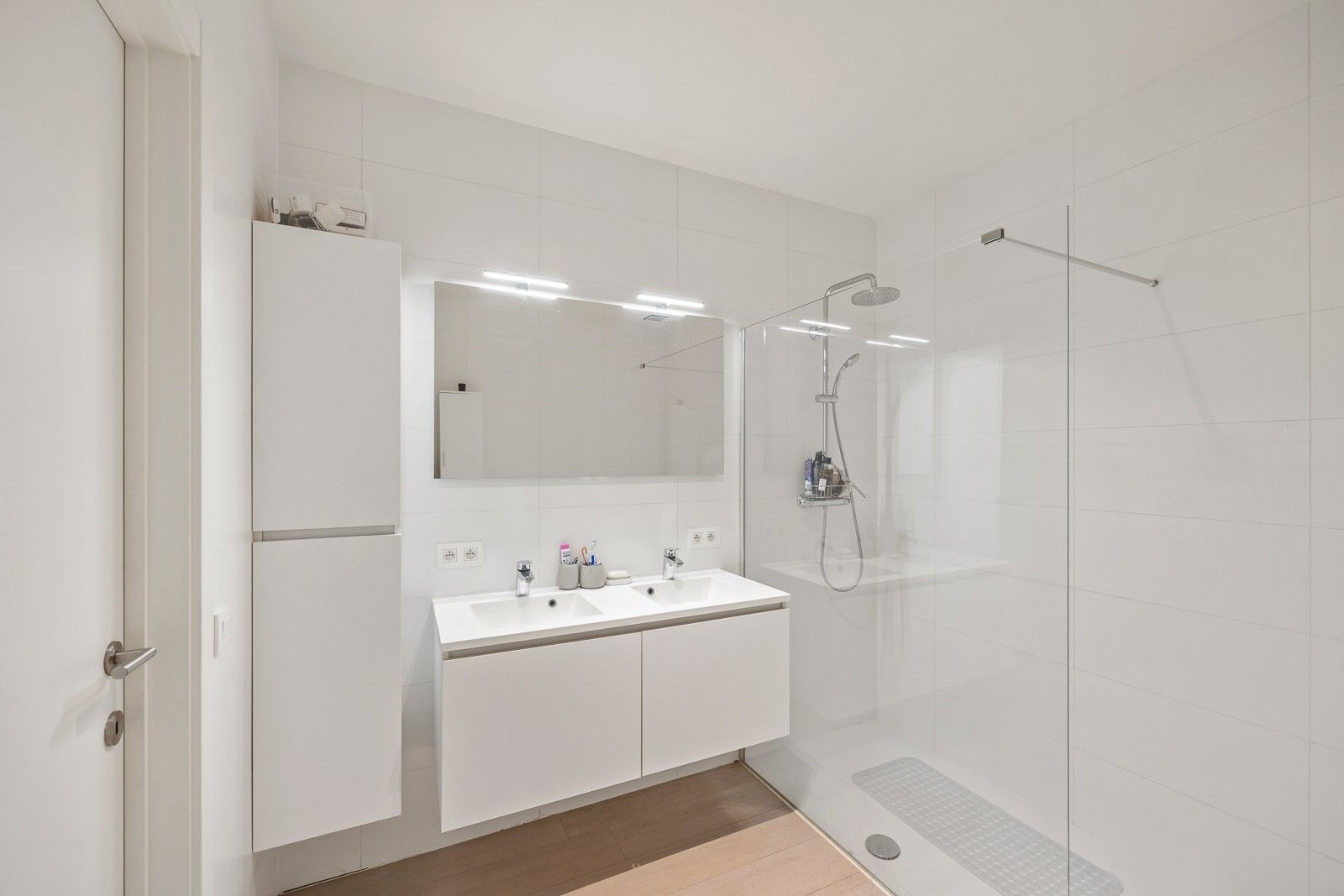 Prachtig appartement van 140m2 met ruim terras, grote kelder én garagebox. foto 11